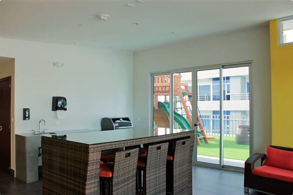South Social Area (BBQ) for guests 30 or more days