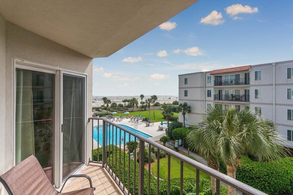 Beach Club 312 - Private Balcony