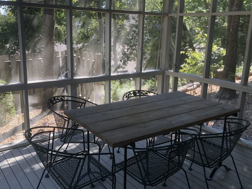 Screened-In Porch