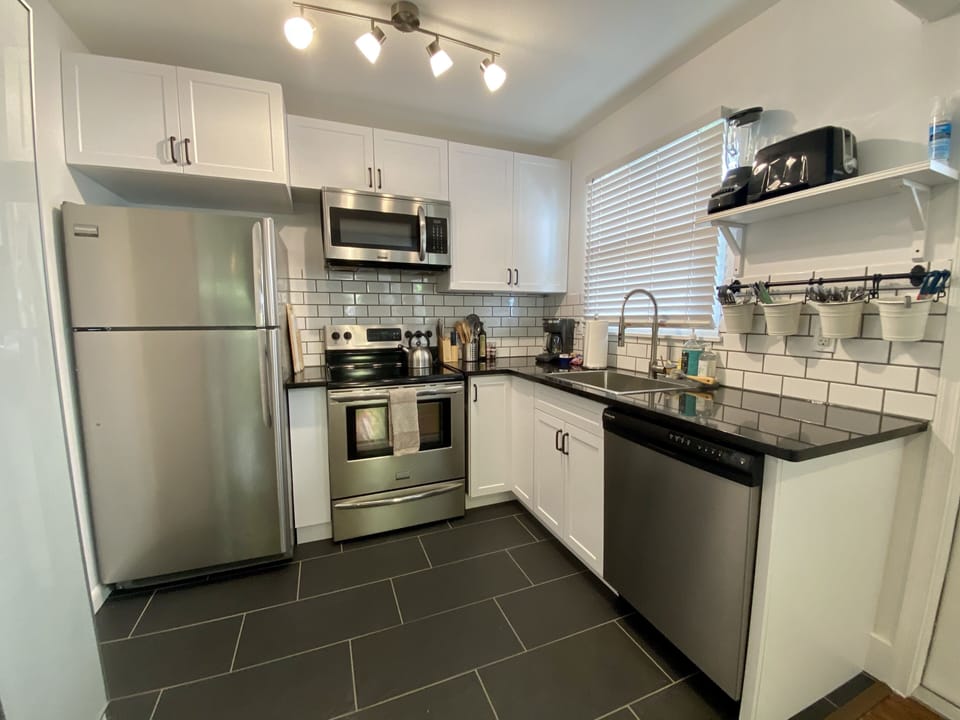 Kitchen (1)
