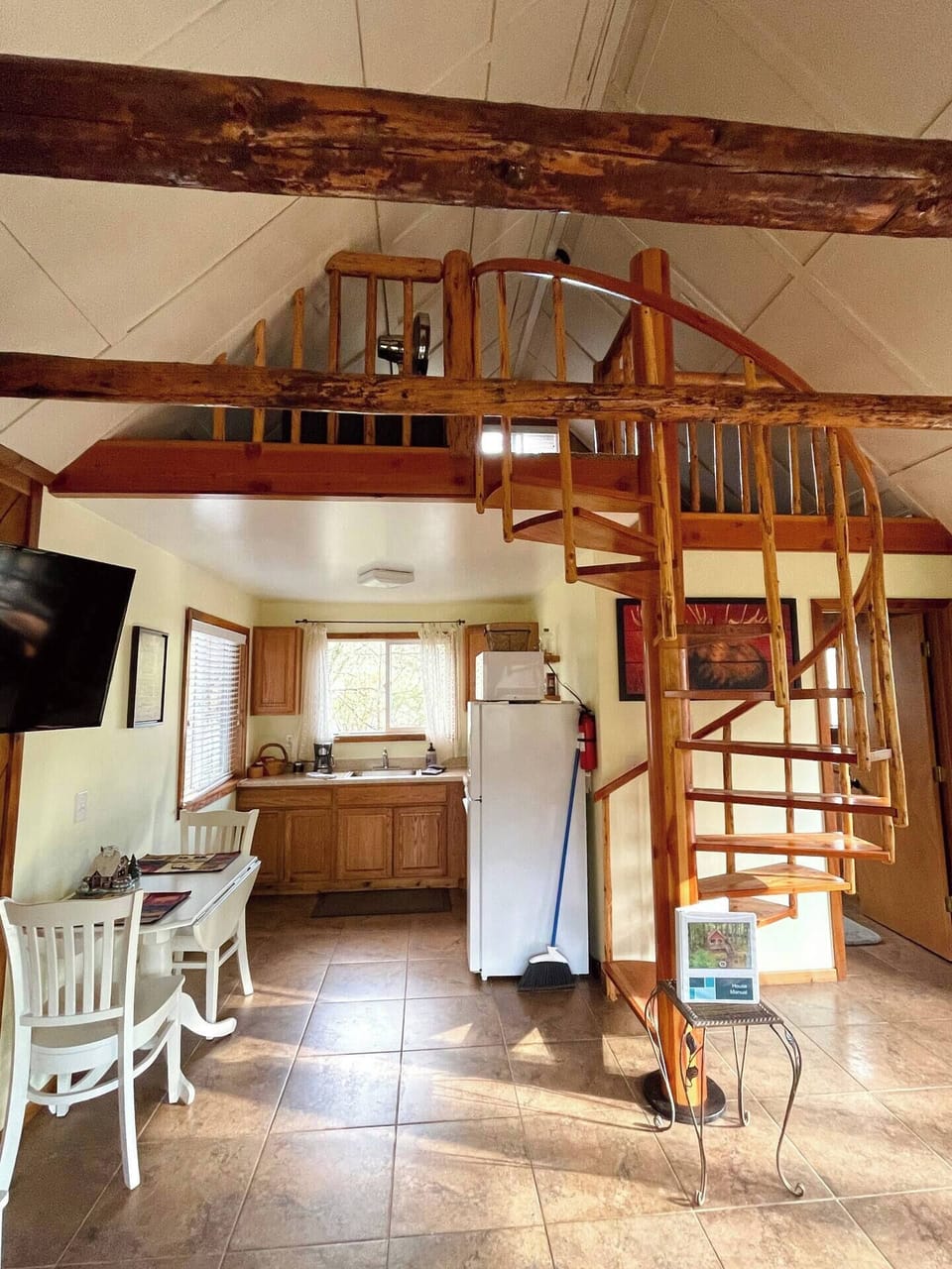 The kitchen is fully stocked with all of the essentials...we have tried to think of everything you will need for delicious homemade meal preparations!  If anything else is needed - please let us know and we will do our best to accommodate :-) 