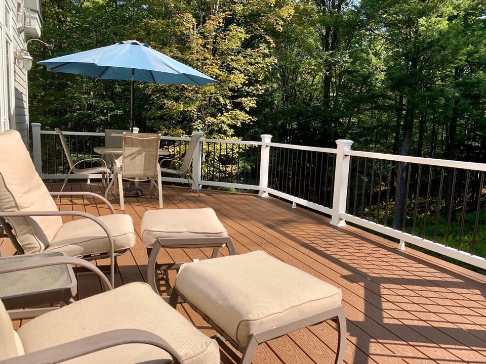 Upper deck