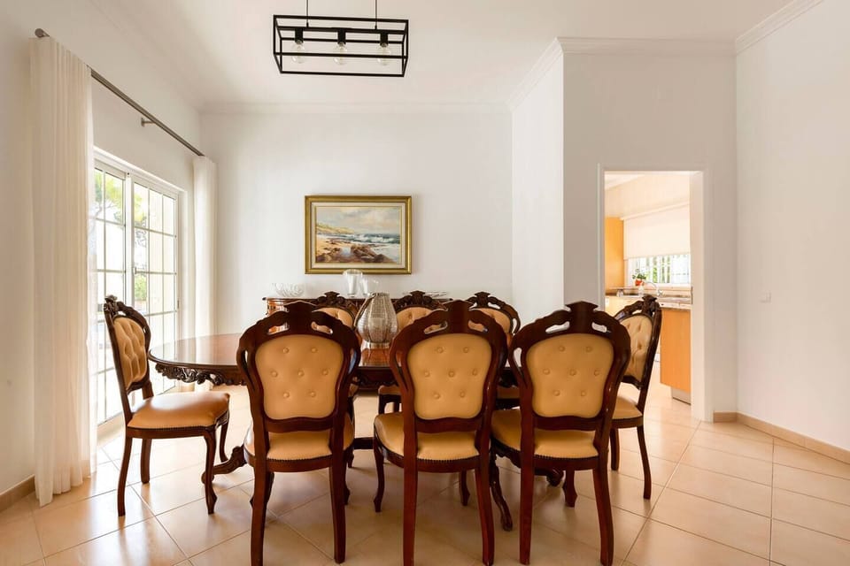 Indoor dinning area 