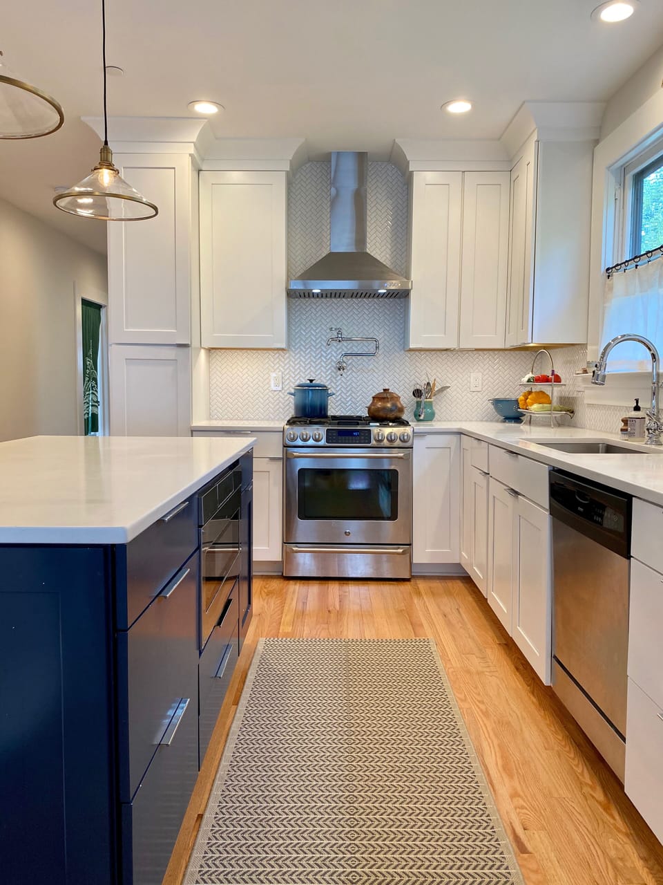 Stainless appliances, beautiful finishes