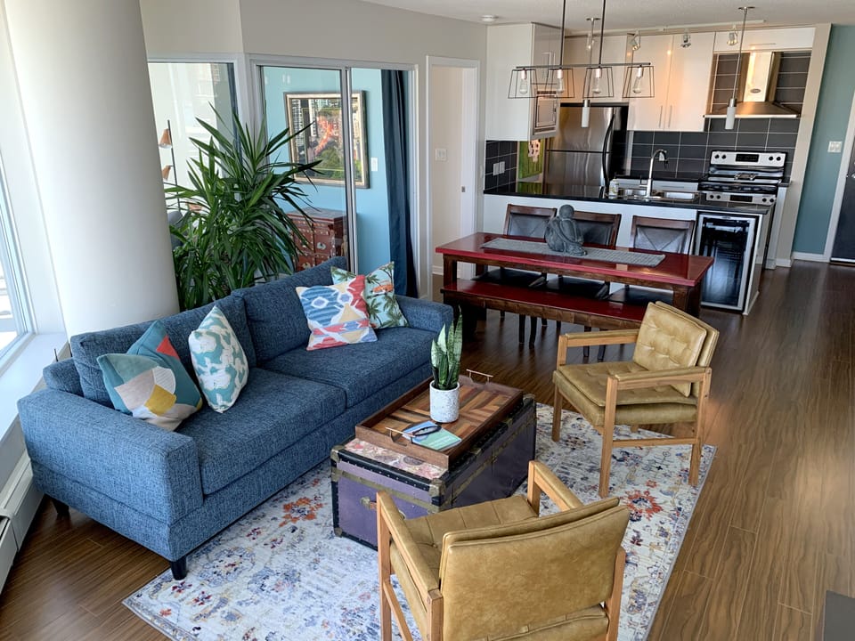 Open Living Space - Urban eclectic style, curated for comfort.