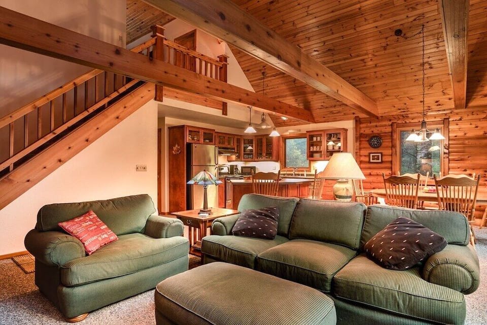 Large open main floor great room.