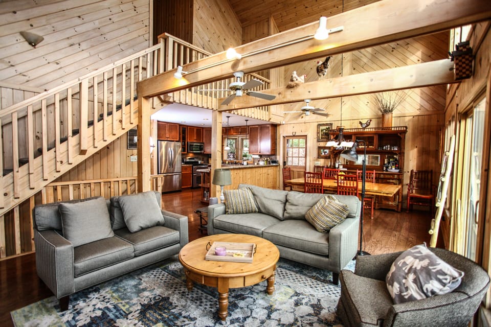 The open floor plan allows your group to gather and visit in comfort