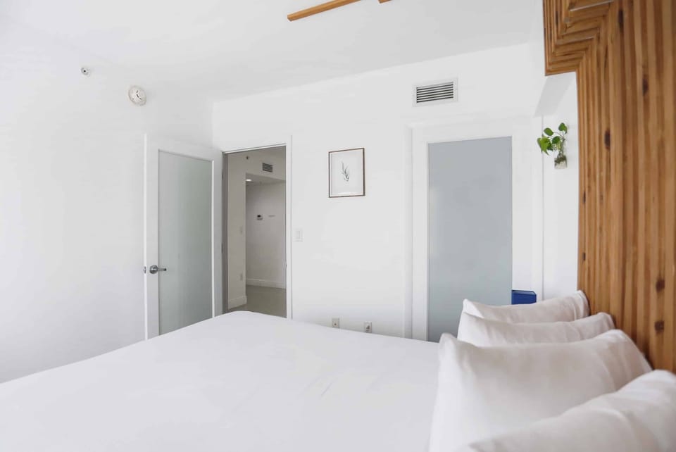 Bedroom. Exact unit will be assigned upon arrival. Views, colors and decor may vary.