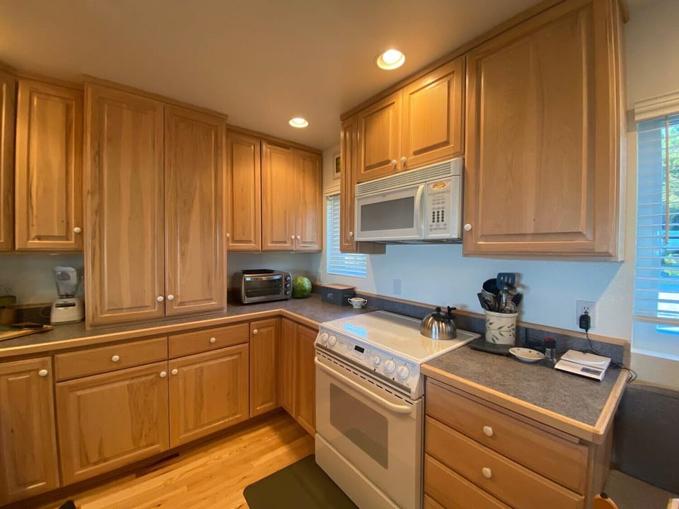 Kitchen with all the amenities!