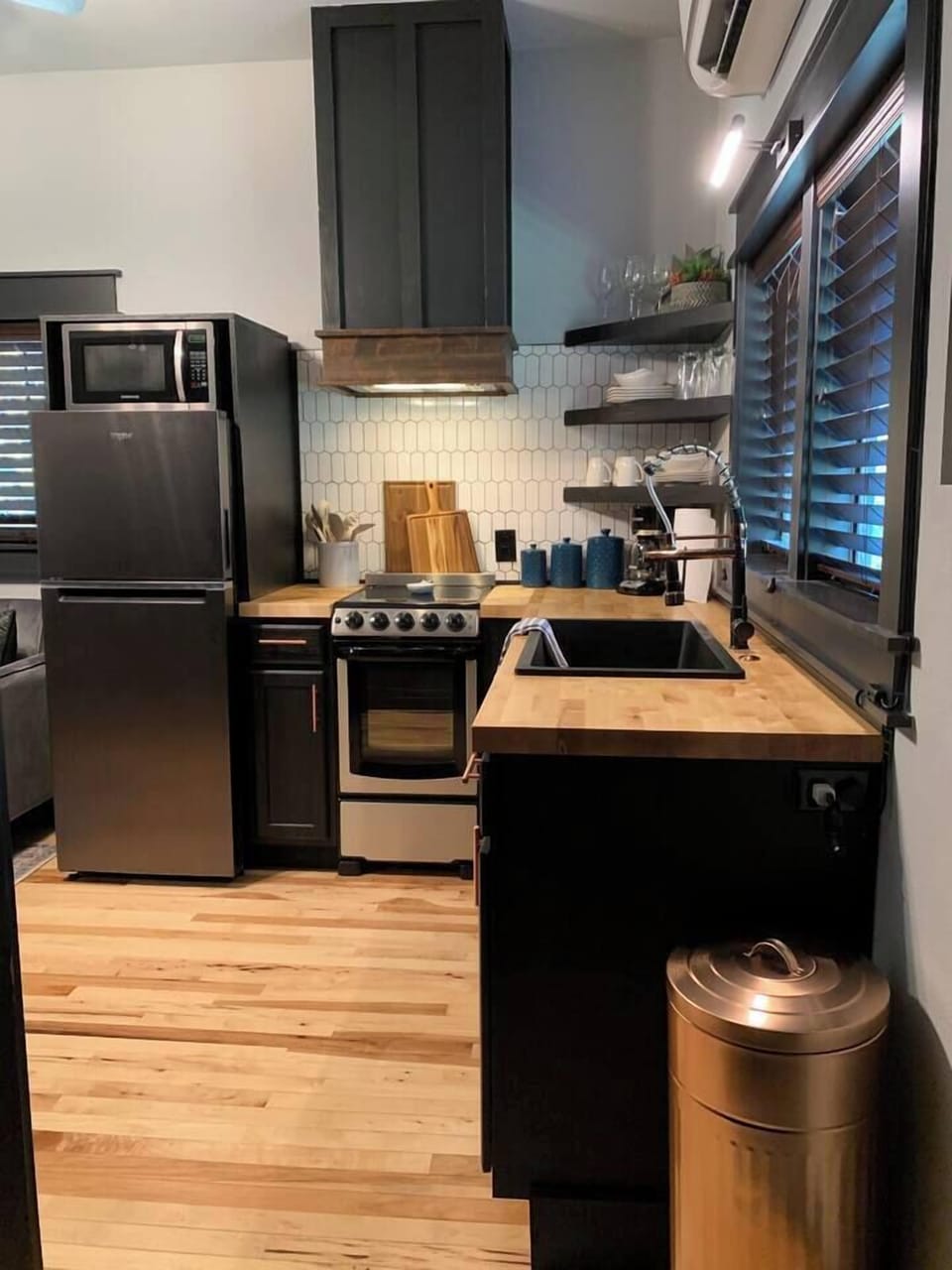 9deb95cd-ea52-463f-99e8-a1158b9a1d2c