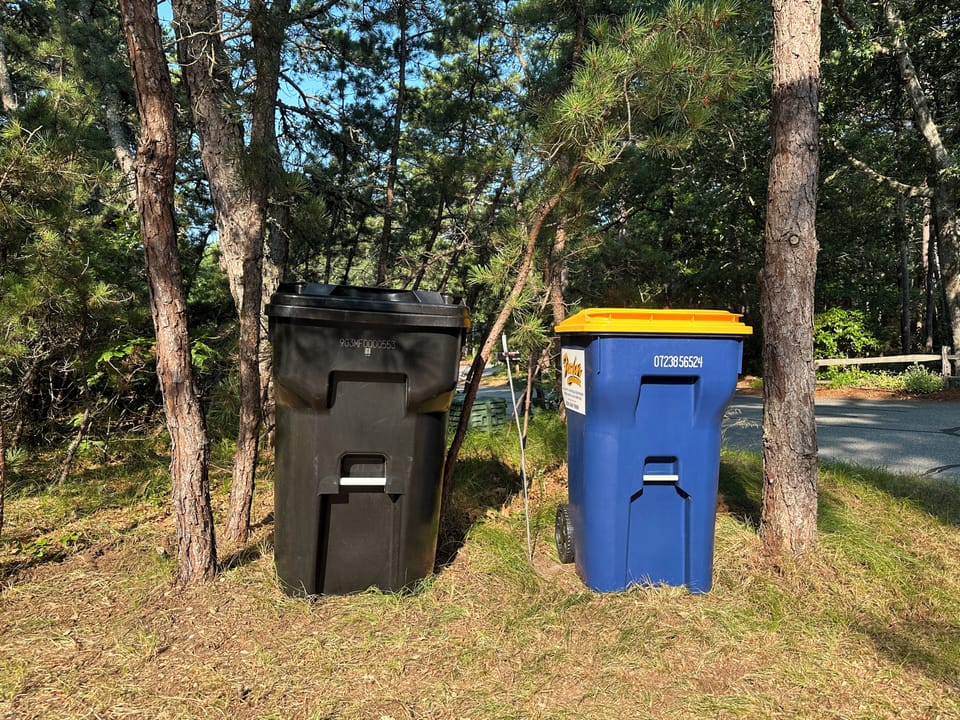 Trash / Recycling Collection Area