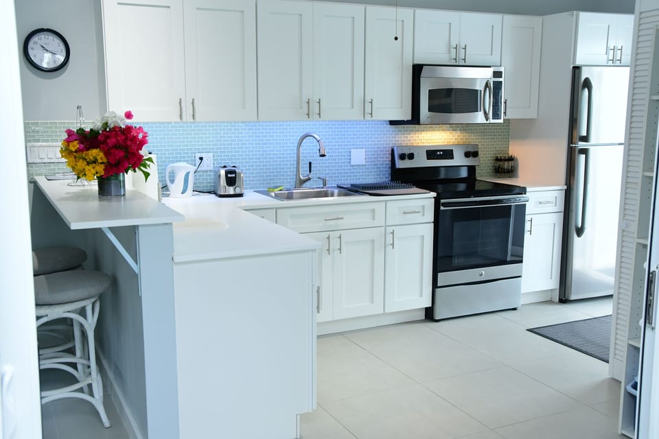 Full kitchen. 