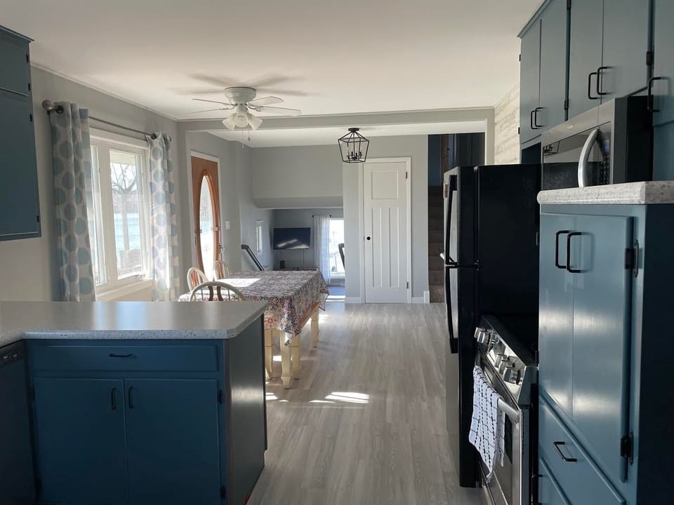 Updated Kitchen - Feb 2021, new appliances, new countertops, new flooring, etc.