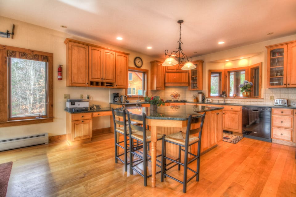 Kitchen with great appliances. Fully stocked with cookware and utensils.