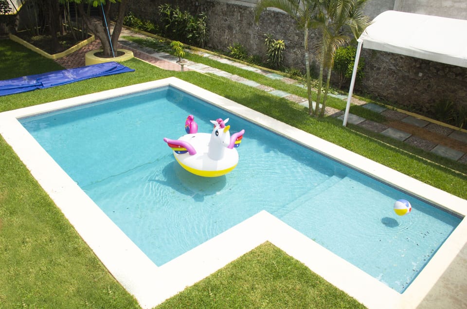 pool  6x11 metros, whit three depths 50cm, 1m, 1.50cm.
