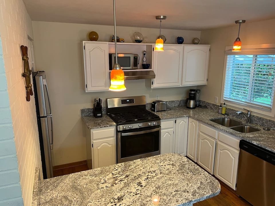 Kitchen- Granite Countertops