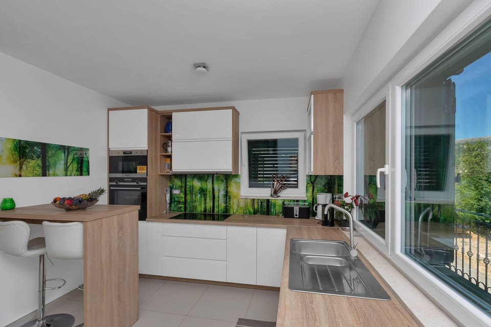 Kitchen 1