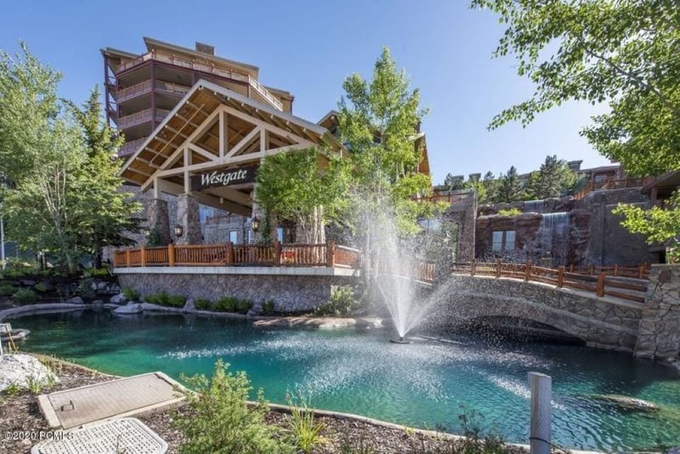 Entrance of resort. There is separate underground parking after checking-in. 