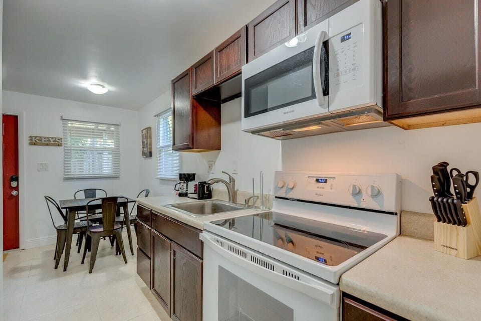 kitchen & dining area