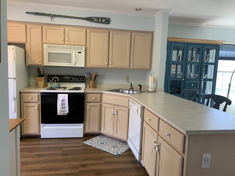 Large kitchen perfect for entertaining. 