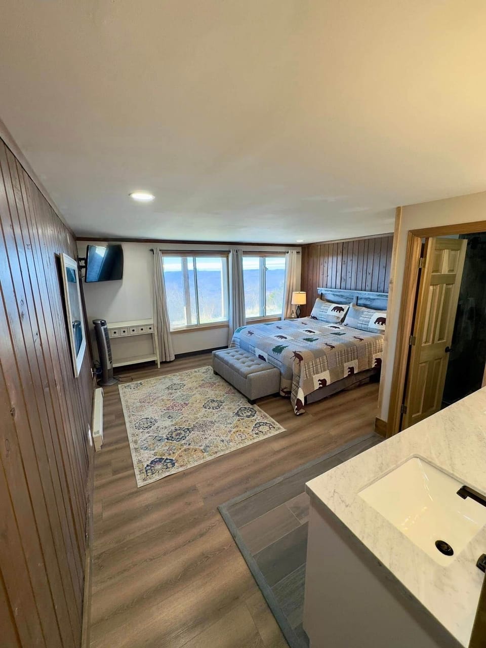 Elevation Vacation Rentals - The Yeti's Den at Land's End