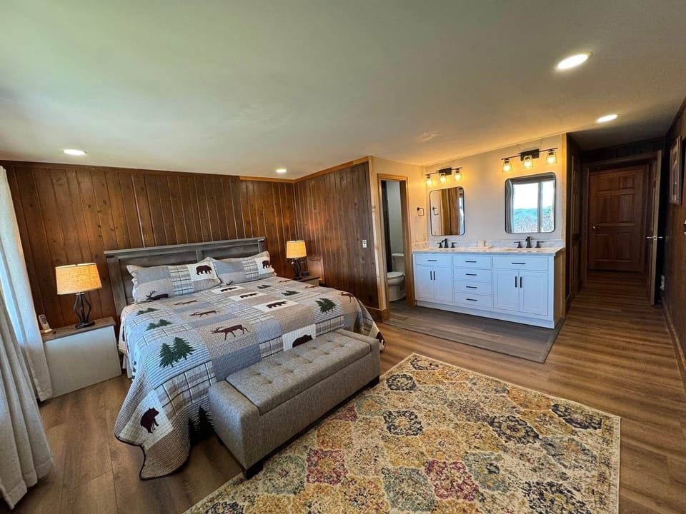 Elevation Vacation Rentals - The Yeti's Den at Land's End