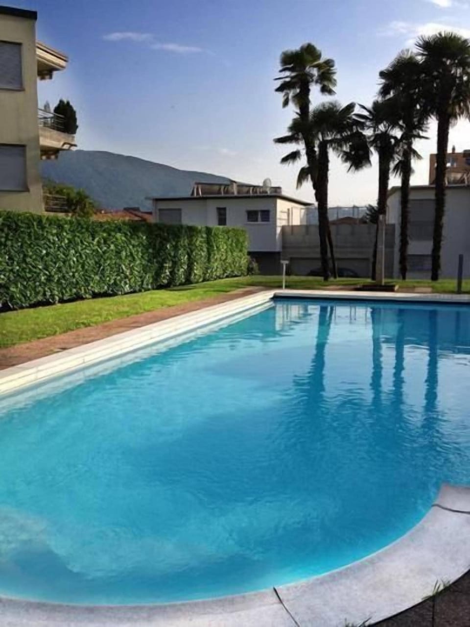 the nice pool is heated