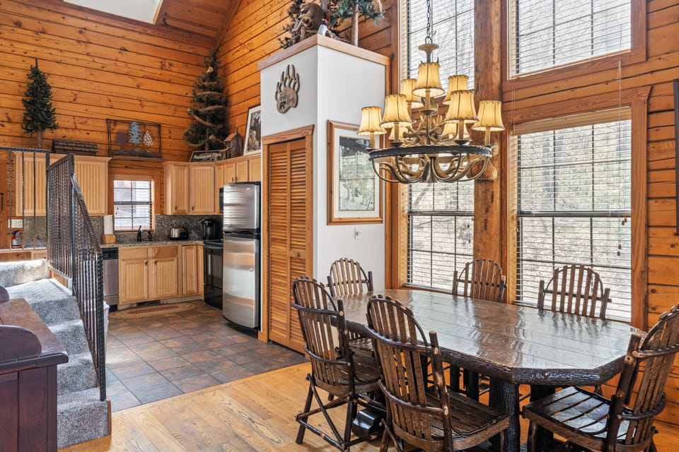 Cabin Two, Dining Room & Kitchen
