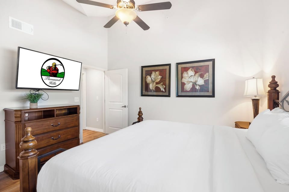 Loft Bedroom with Cable TV