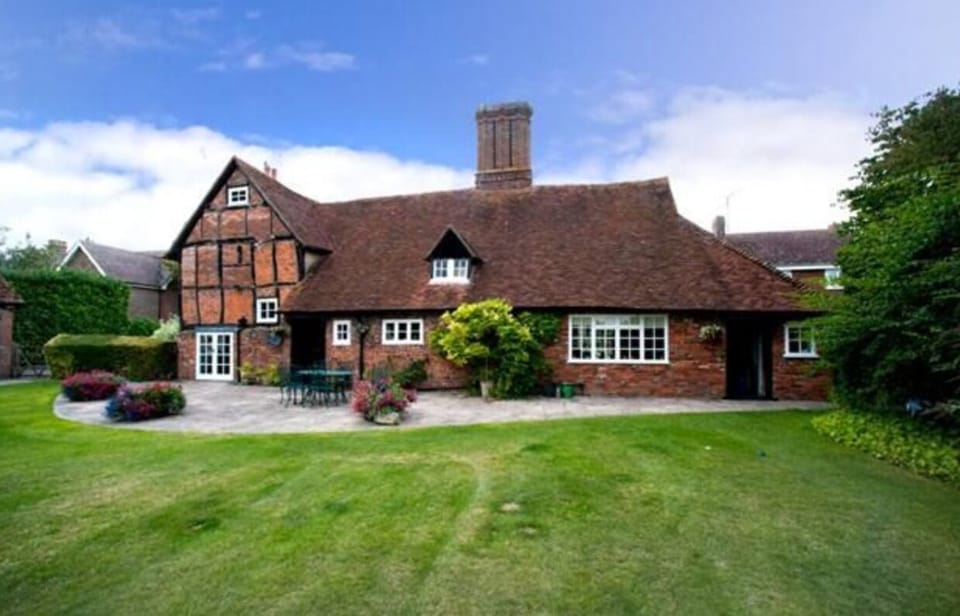 The main farmhouse. The B&B forms part of the former barns and is completely self-contained.  There are lots of lovely walks and a country pub on our doorstep. There is plenty of space in the garden for you to relax.