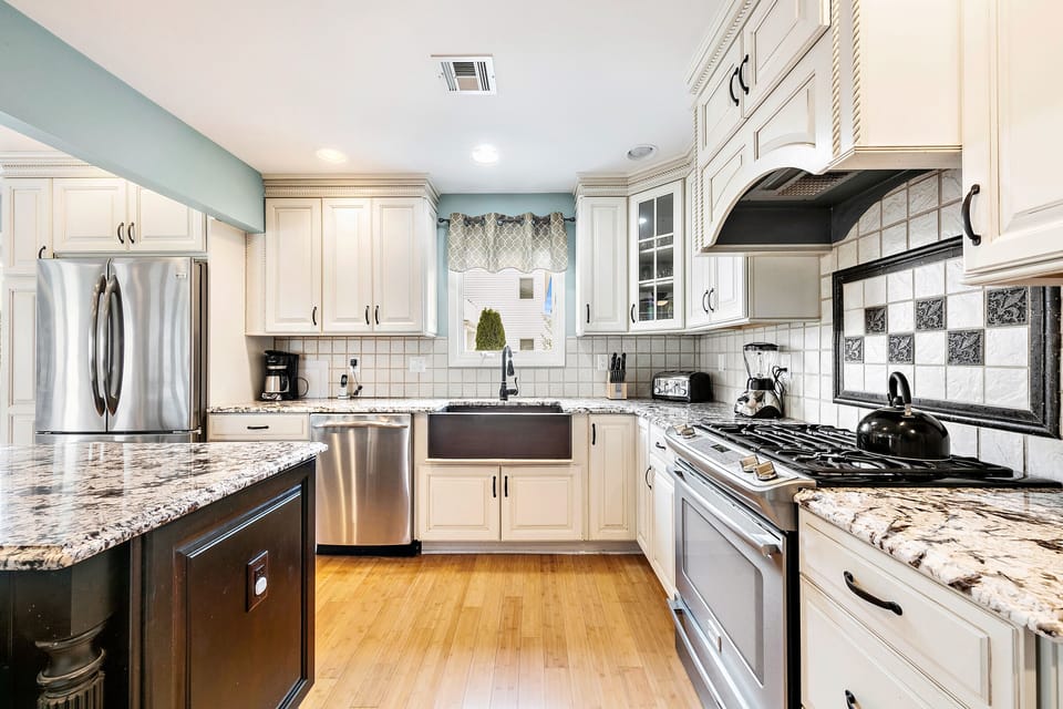 Well stocked kitchen!
