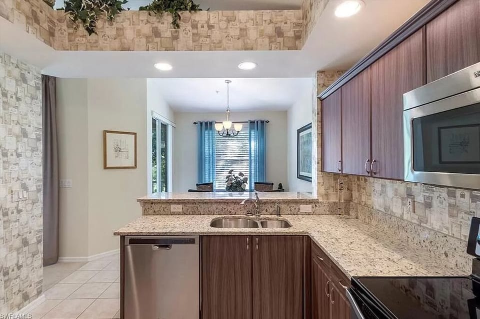 Large kitchen and plenty of counter space