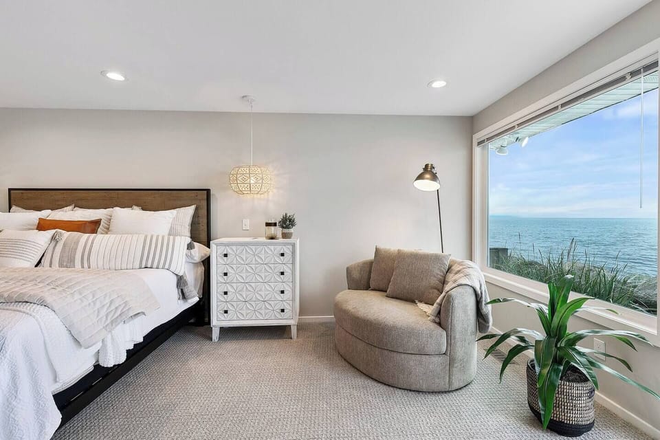 The view of the ocean from the master bedroom as you first wake up is spectacular