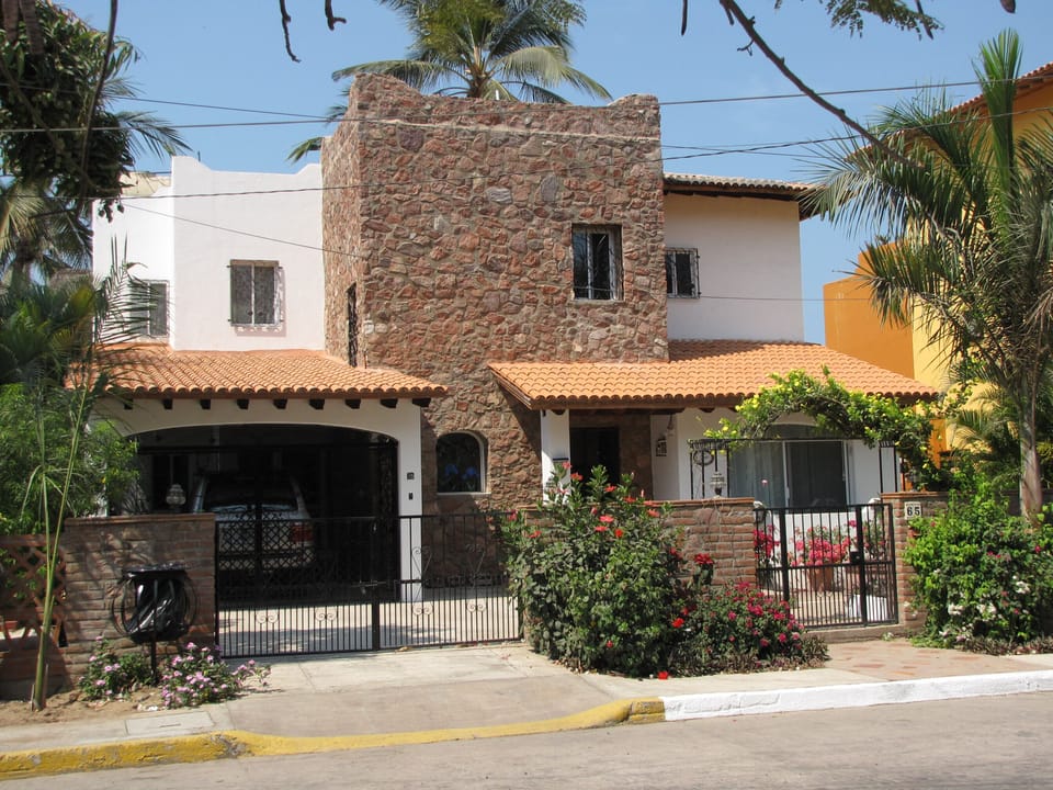 Casa Zanoni is located on Lazaro Cardenas for easy access to all of Bucerias.