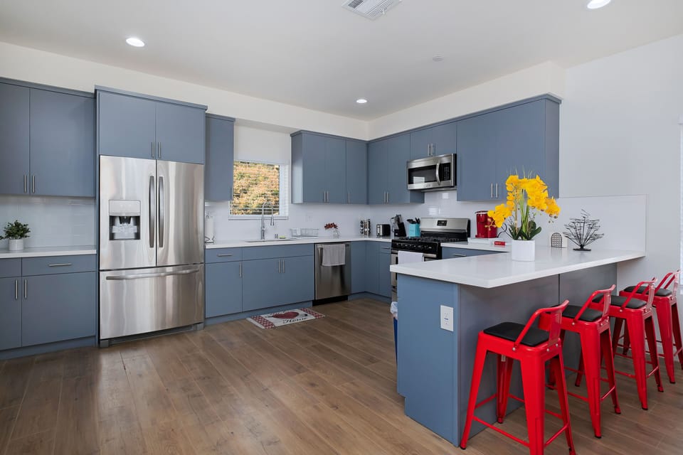 Kitchen area and dining table