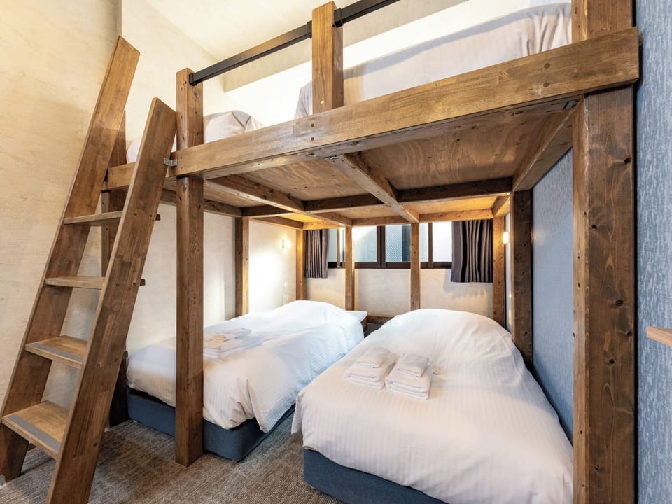 4 person room