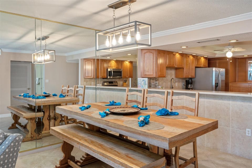 Dining Table, Full Bench and 3 Chairs. 3 barstooms
