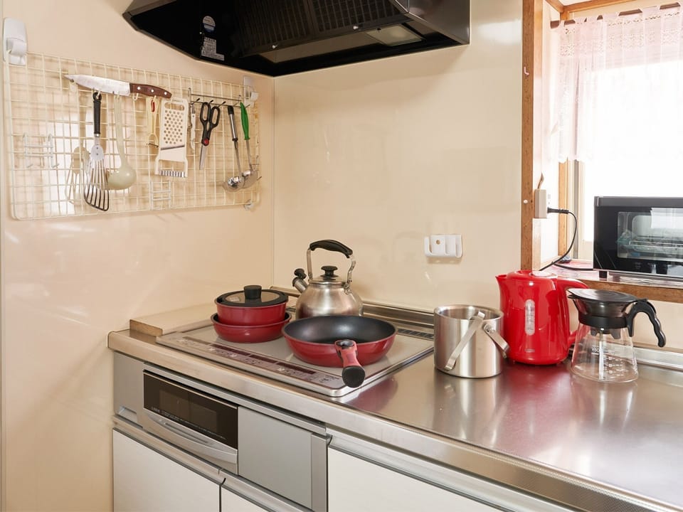 ・ [Kitchen] A wide variety of cooking utensils are available! Self-catering is also possible