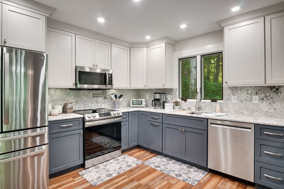 All new appliances, gorgeous countertop and cabinetry
