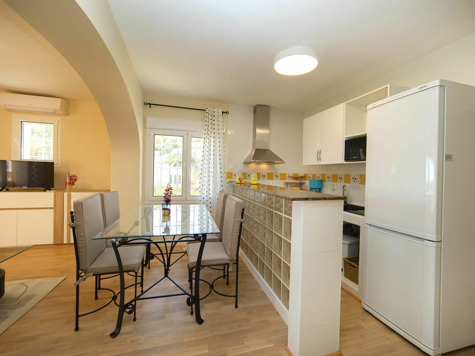 Room, Furniture, Property, Building, Interior Design, Kitchen, Floor, Ceiling, House, Yellow