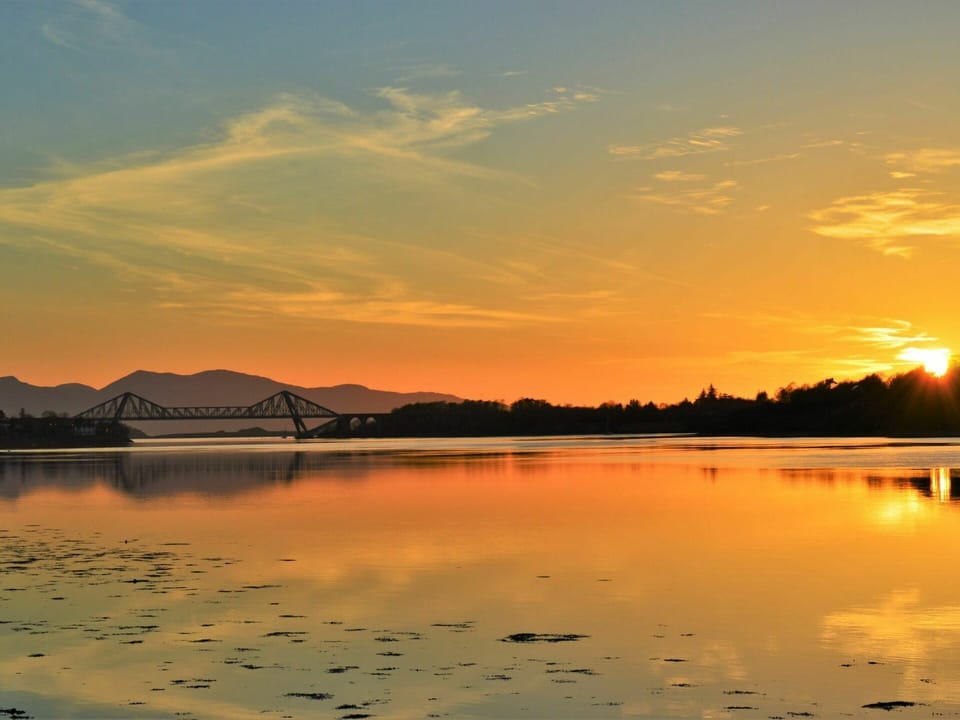 Water, Cloud, Sky, Atmosphere, Water Resources, Light, Afterglow, Natural Landscape, Orange, Dusk