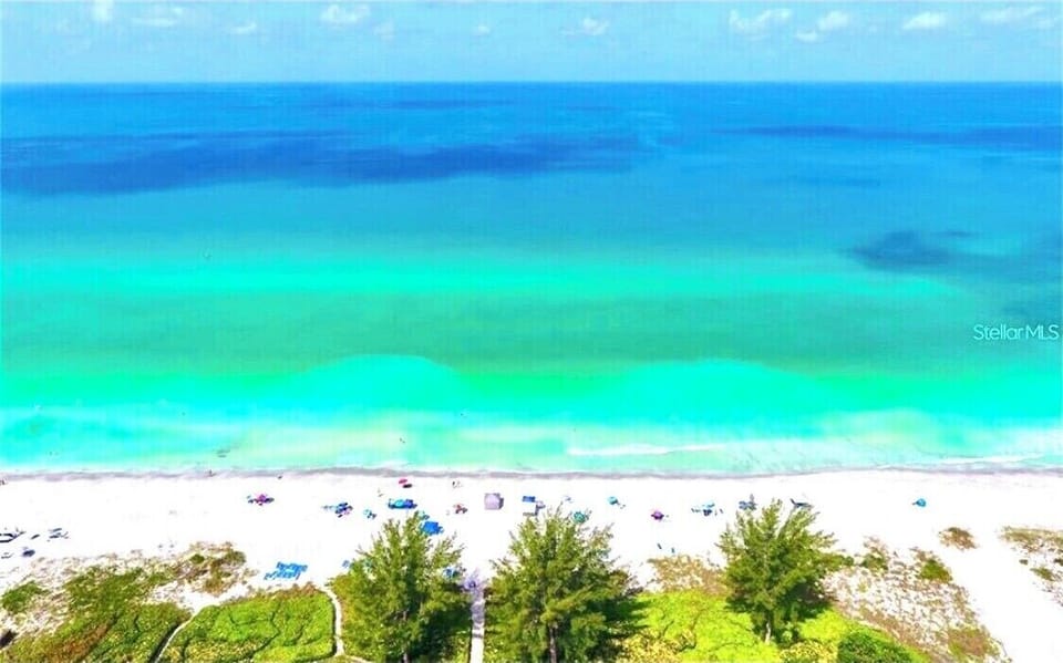 Longboat Key Beach Access 5 min walk from condo!