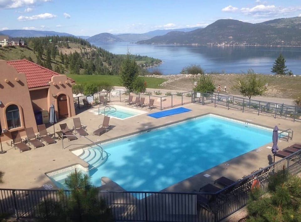 Upper pool and hot tub. 