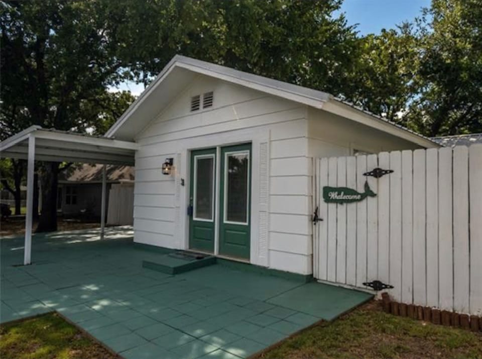 Oasis Paradise Guesthouse