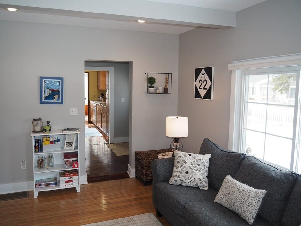 LIVING ROOM:  Very comfy and cozy!