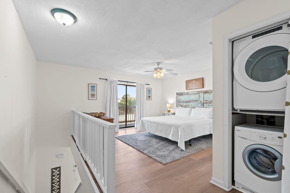 Master Bedroom - King Bed - Balcony Access - Smart TV - Attached Full Bathroom - Linens Provided