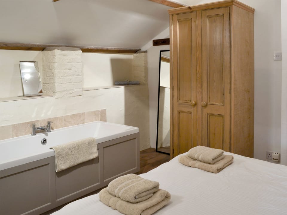 Double bedroom | Apple Loft, Nordham, near Beverley