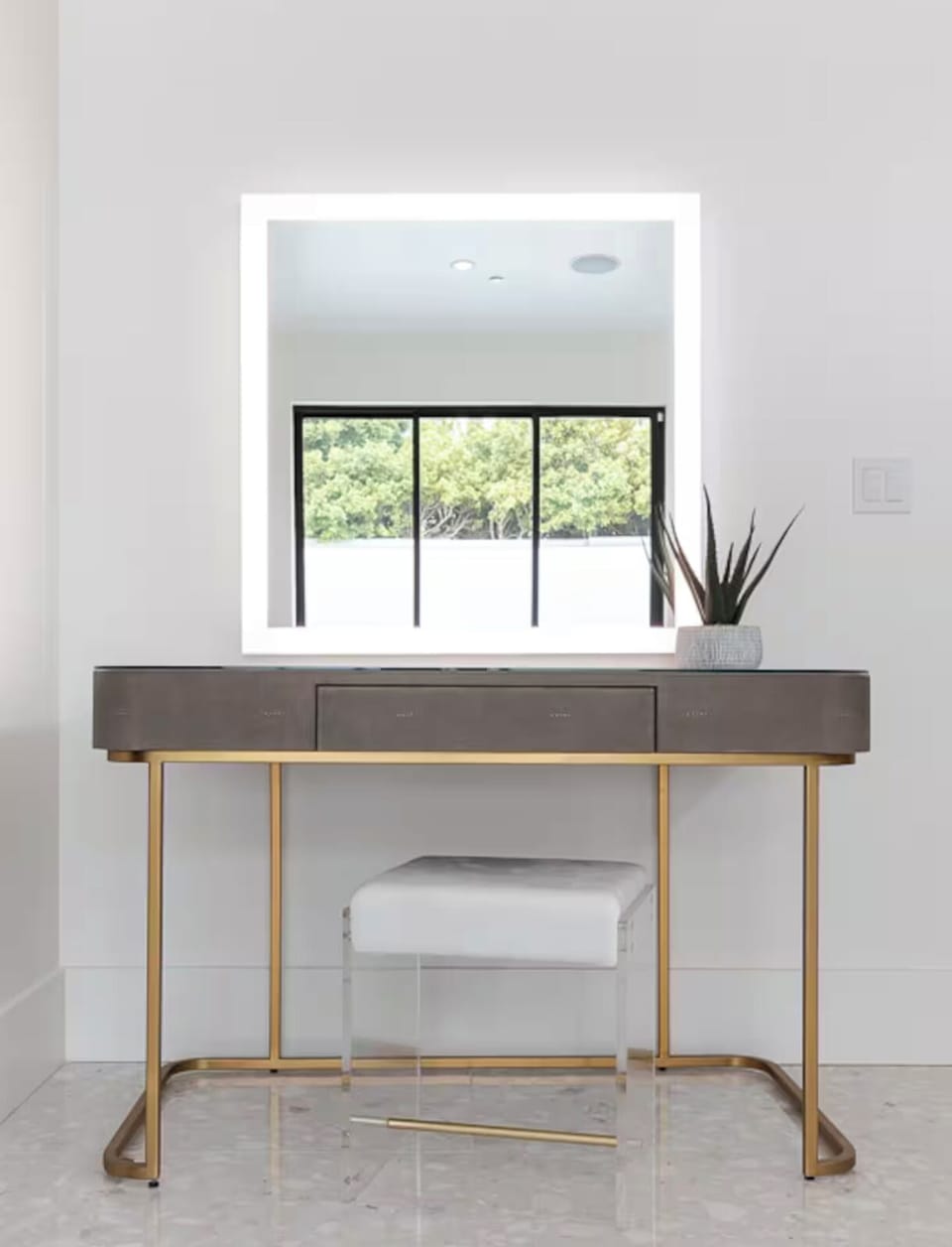 Master Bathroom Makeup Vanity
