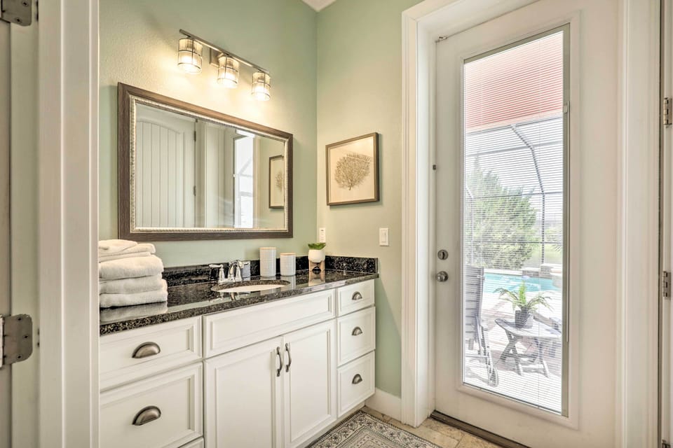 Full Bathroom | Complimentary Toiletries