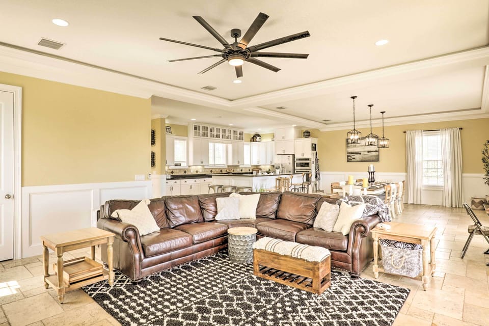 Living Room | AC | Free WiFi | Smart TV | 3-Story Home | Interior Elevator